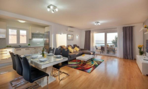 Отель Apartman MaLu  Макарска 